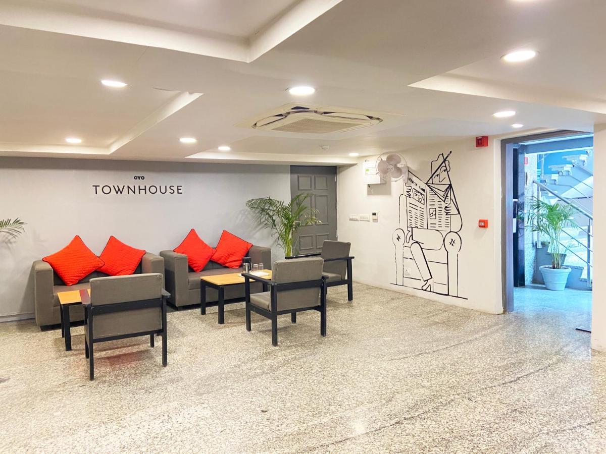 Hotel Golden Saffron By Qotel-Punjabi Bagh Neu-Delhi Exterior foto