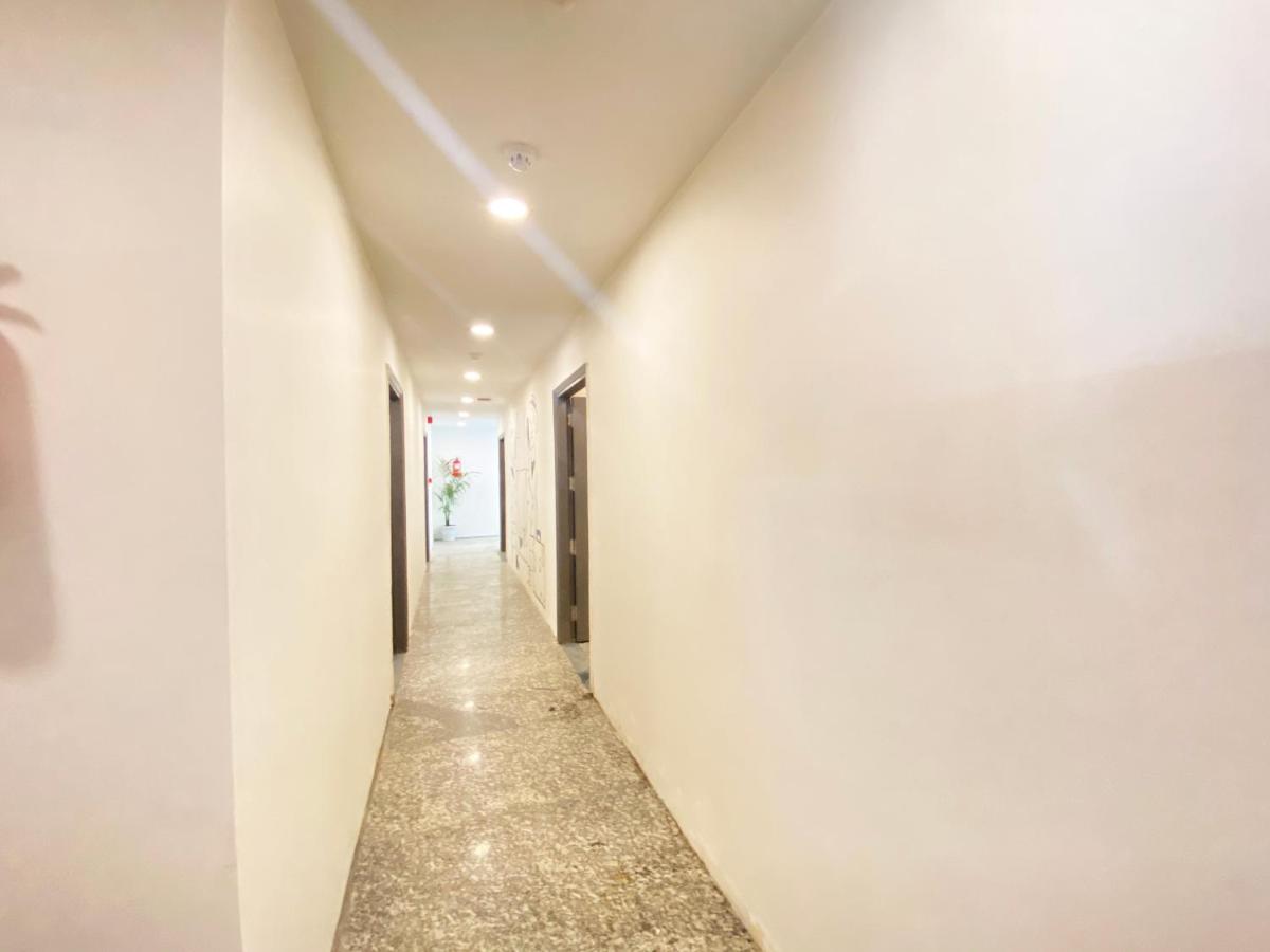 Hotel Golden Saffron By Qotel-Punjabi Bagh Neu-Delhi Exterior foto