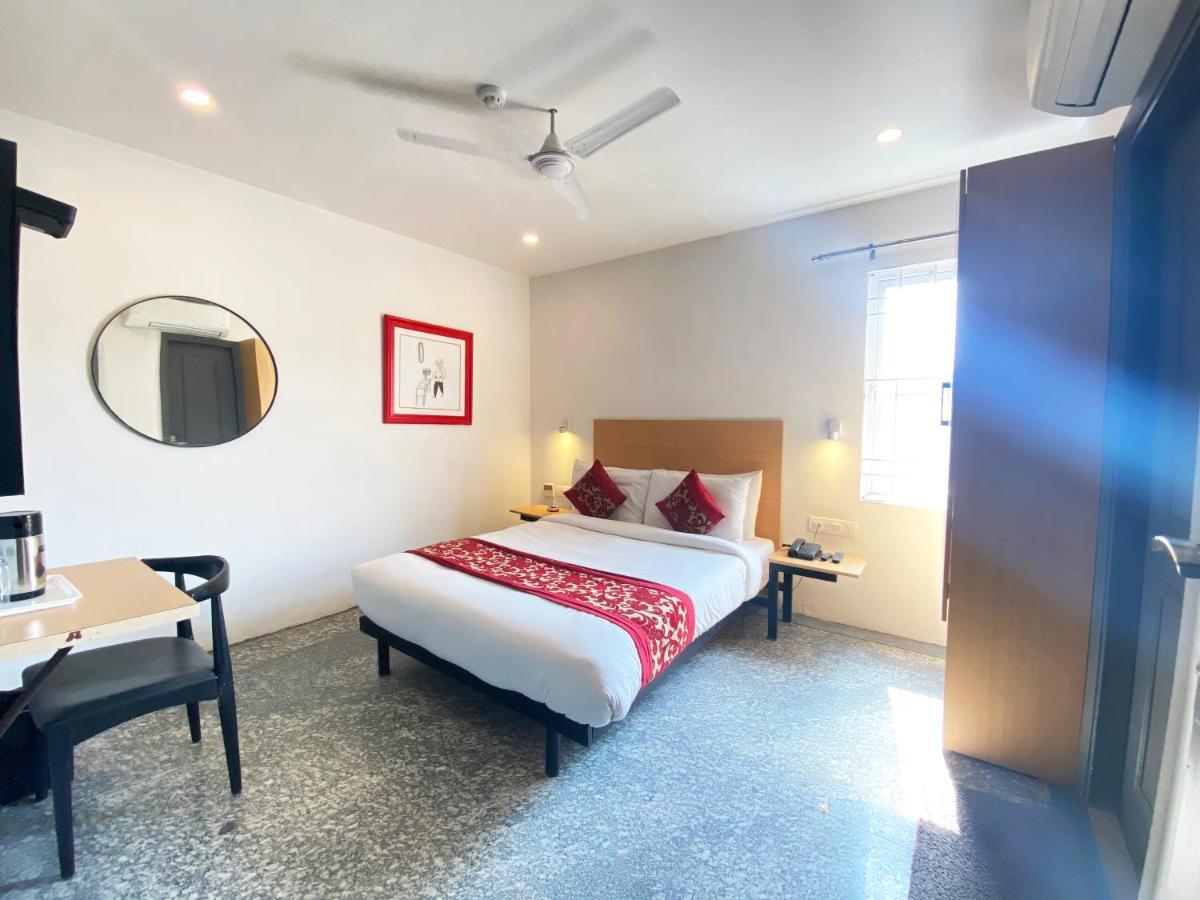 Hotel Golden Saffron By Qotel-Punjabi Bagh Neu-Delhi Exterior foto