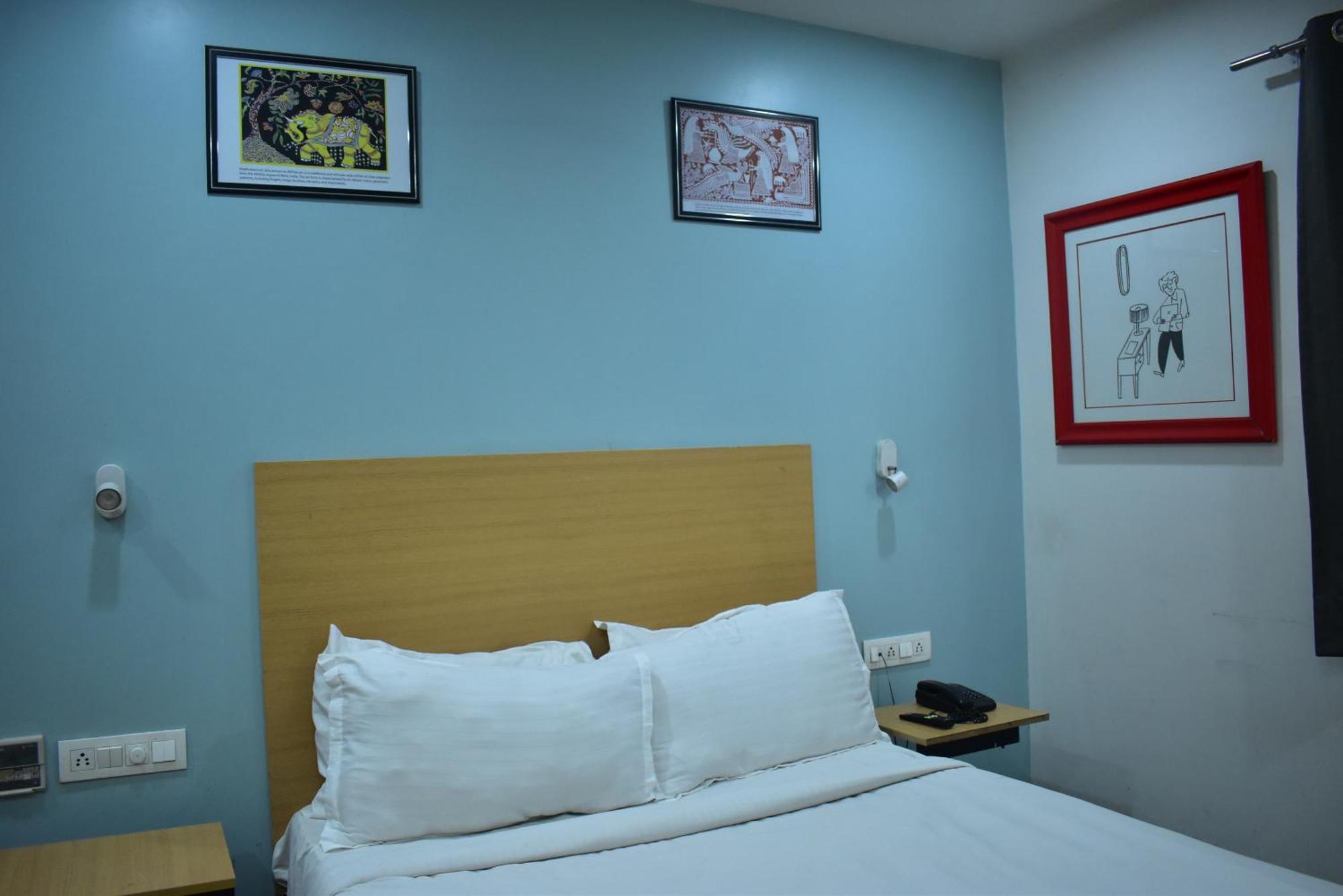 Hotel Golden Saffron By Qotel-Punjabi Bagh Neu-Delhi Exterior foto